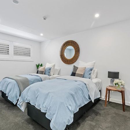 Luxurious Lakefront Penthouse Wanaka Buitenkant foto
