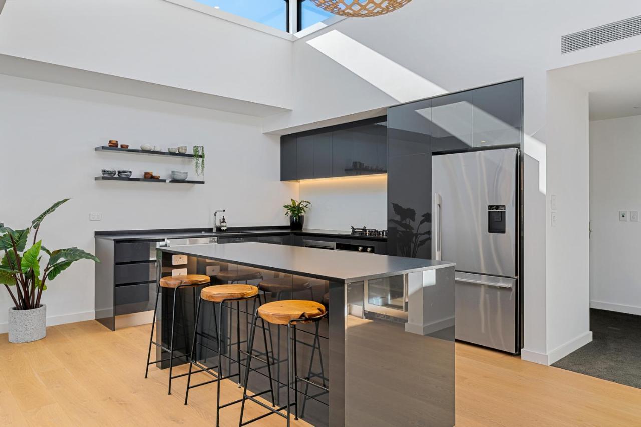 Luxurious Lakefront Penthouse Wanaka Buitenkant foto