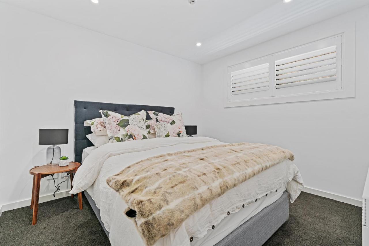 Luxurious Lakefront Penthouse Wanaka Buitenkant foto