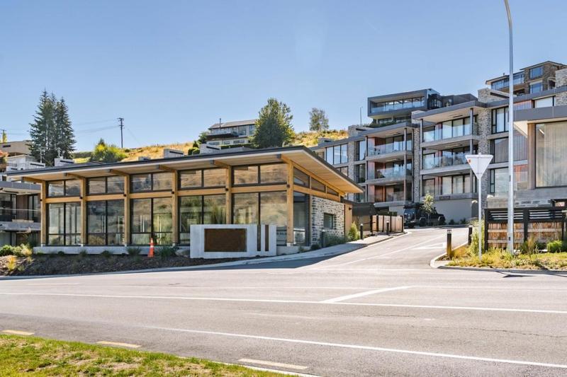 Luxurious Lakefront Penthouse Wanaka Buitenkant foto